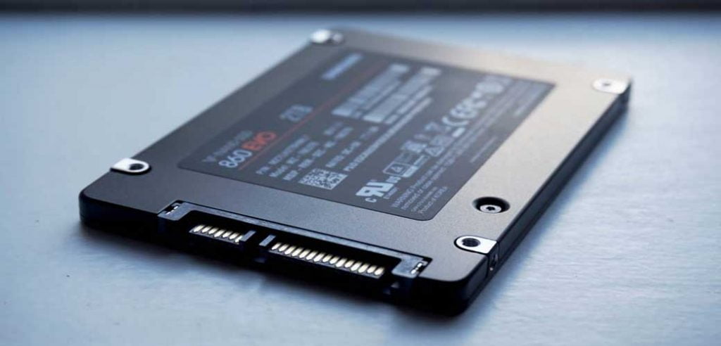 تصویری از یک هارد SSD